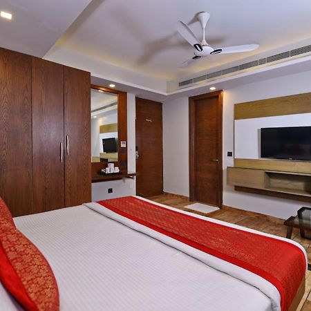 Hotel Nityaa Suites New Delhi Exterior photo