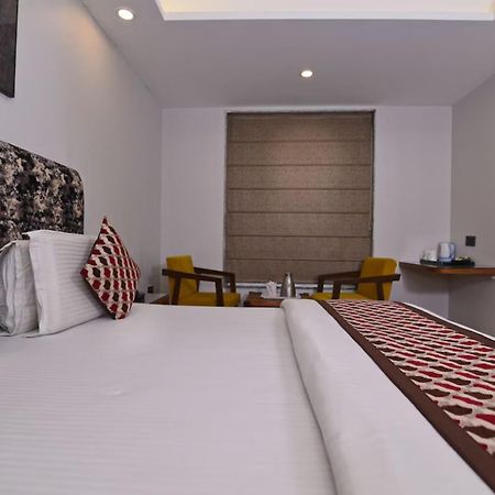 Hotel Nityaa Suites New Delhi Exterior photo
