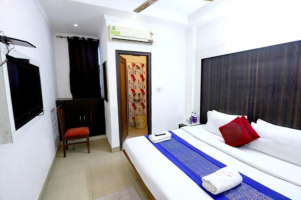 Hotel Nityaa Suites New Delhi Exterior photo