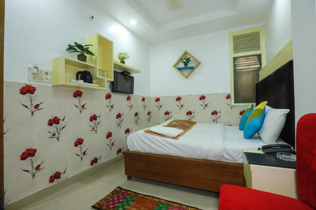 Hotel Nityaa Suites New Delhi Exterior photo
