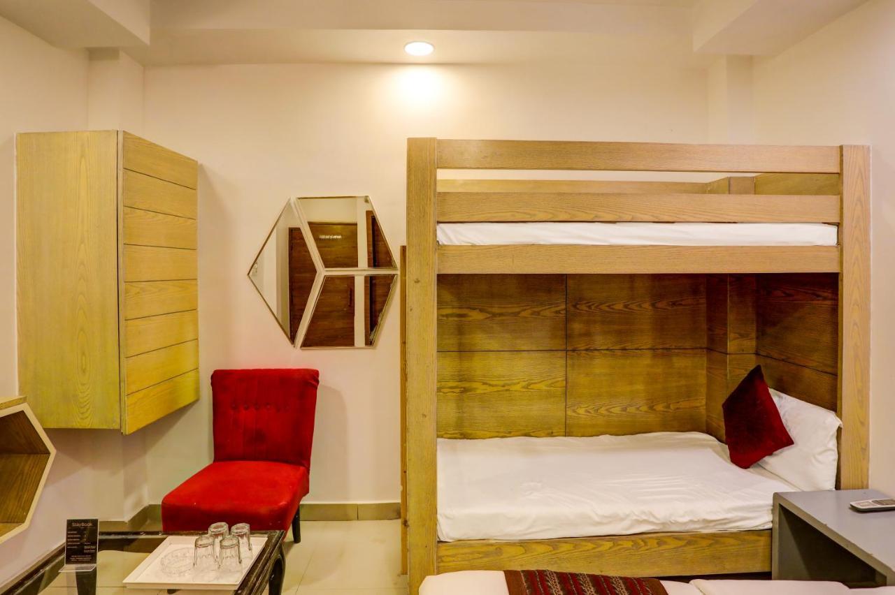 Hotel Nityaa Suites New Delhi Exterior photo