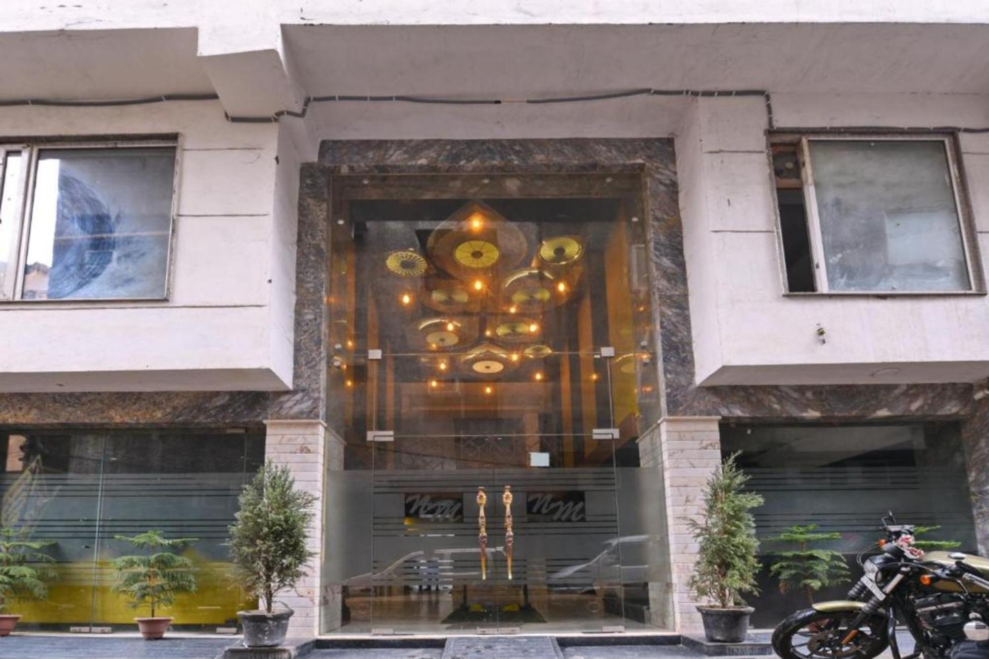 Hotel Nityaa Suites New Delhi Exterior photo
