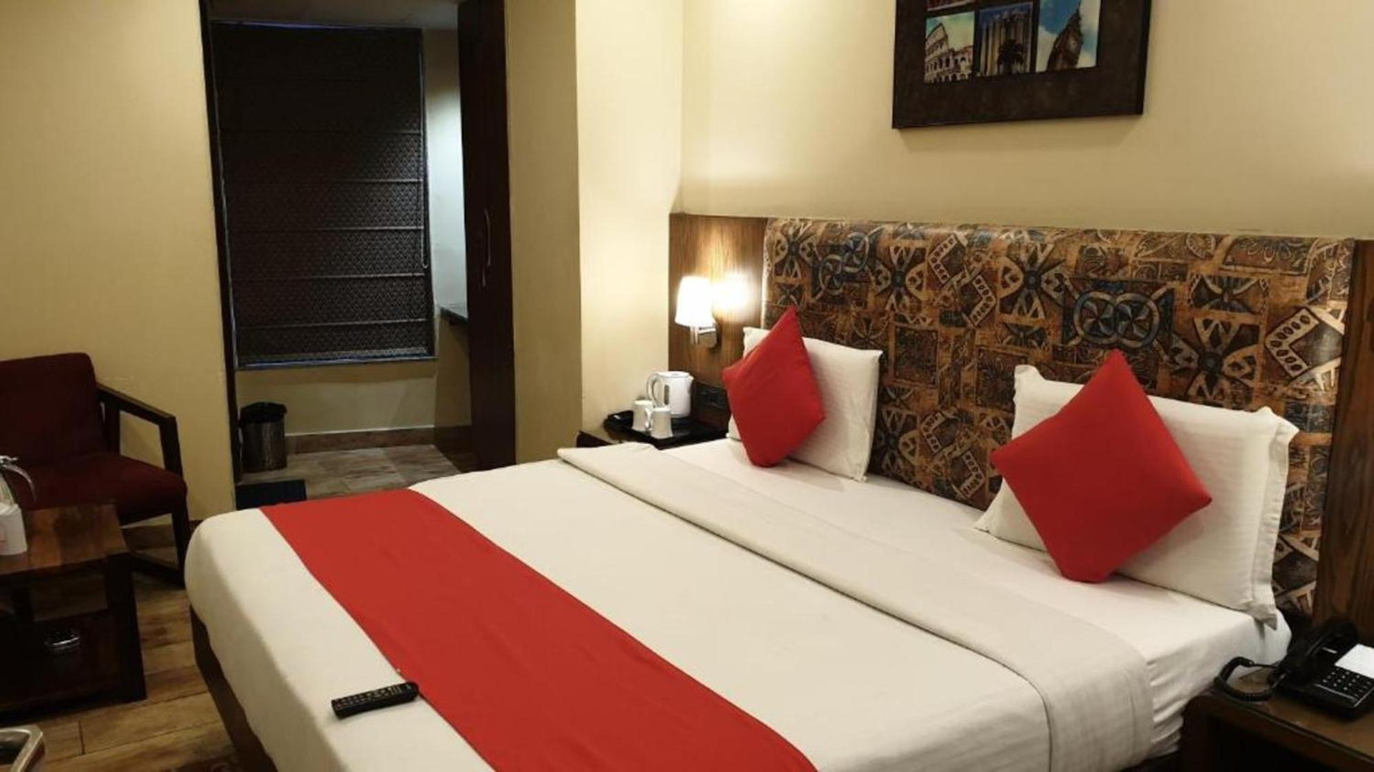 Hotel Nityaa Suites New Delhi Exterior photo