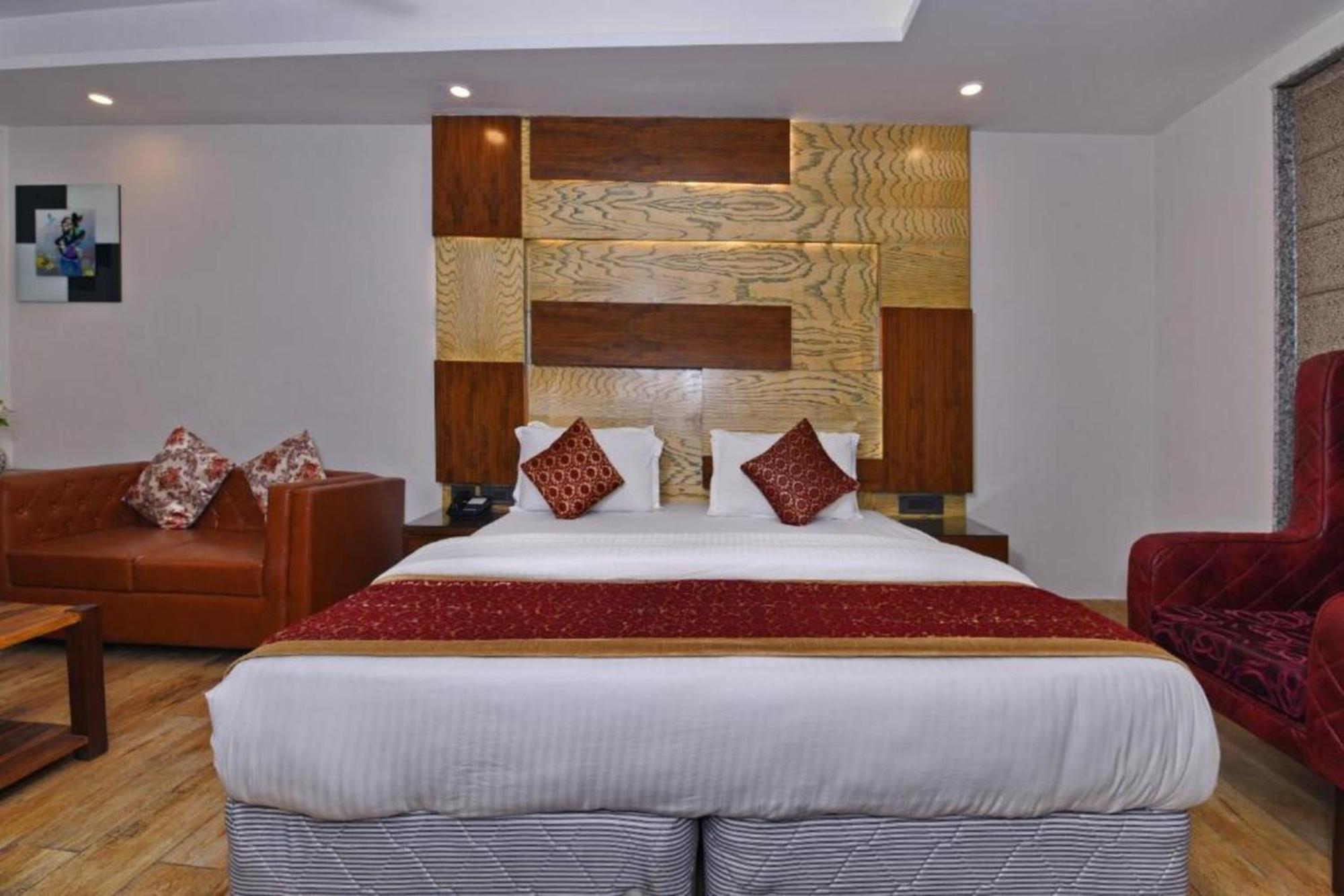 Hotel Nityaa Suites New Delhi Exterior photo