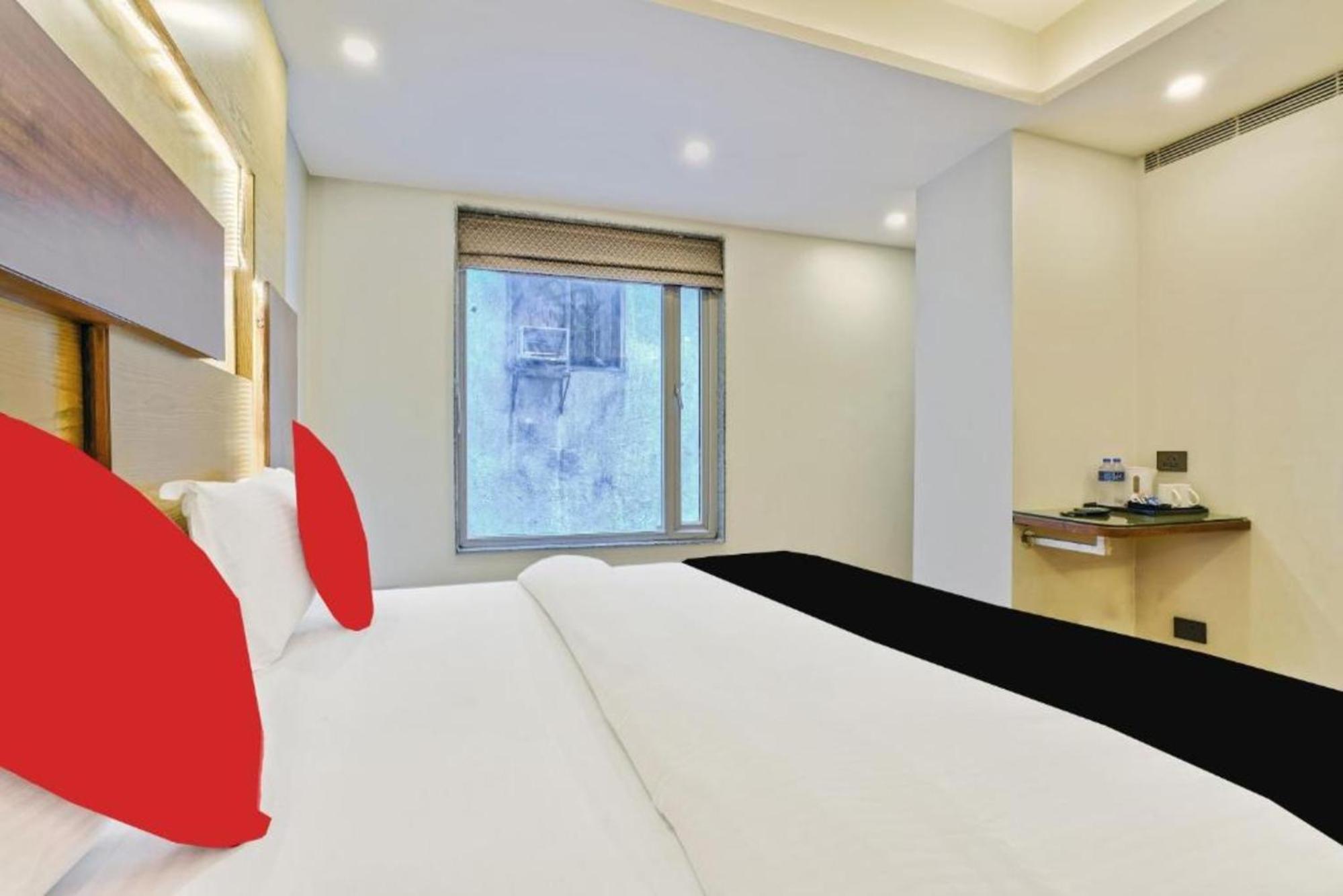Hotel Nityaa Suites New Delhi Exterior photo